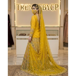 TrendsbyCp Lehenga Choli de Seda de Lujo para Novias Pakistaníes |   Lehenga Pishwas amarillo de red, largo hasta el suelo, sin arrugas y adornado a mano - Product Image 3