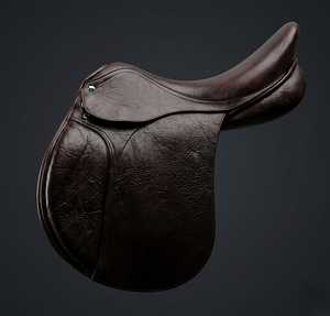 Selle de dressage anglaise internationale en cuir véritable avec arceau en bois, personnalisable, confortable, durable, quincaillerie nickelée sur mesure - Product Image 1