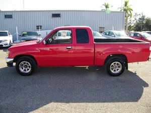 Hot Demand Wholesale Old Model Used 1998 T100 DX Extended Cab Pick-Up Truck READY TO SHIP 24/7 DELIVERY - Product Image 2