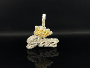 Colgante Personalizado de Rueda de la Fortuna con Diamantes Helados, Corona con Pedrería, Chapado en Acero Inoxidable, Estilo Hiphop, Amuleto Unisex, The Ice Legacy - Product Image 1