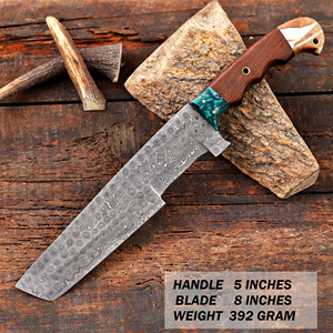 มีดแทร็คเกอร์ใบมีดเหล็กดามัสกัสทำมือพร้อมปลอก - มีดลายหยดน้ำแบบฟูลแทงก์พร้อมด้ามไม้พะยูงและเรซิ่น - Product Image 2