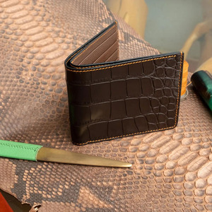 Cartera de cuero moderna para hombre, delgada, minimalista, con bloqueo RFID, proveedor al por mayor, OEM, exportación a todo el mundo, a la moda, a precio asequible. - Product Image 2