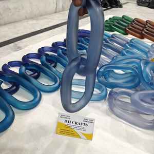 Cadenas de resina transparente de colores claros, de tamaño grande y pequeño, disponibles para decoración del hogar. - Product Image 1