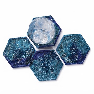 Ensemble de sous-verres hexagonaux en résine époxy, sous-verres à boisson scintillants bleu cosmique, sous-verres en acrylique faits à la main, tapis de table pour tasses, décoration de maison de luxe - Product Image 1