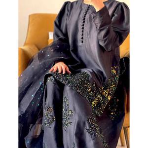 Top-Bottom y Dupatta Set de diseñador para mujer con trabajo de secuencia de bordado - Product Image 4