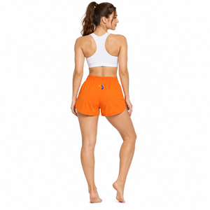 La confección enfocada en la comodidad proporciona a los shorts de mujer un ajuste suave y una construcción práctica para los compradores de ropa y la moda moderna. - Product Image 3