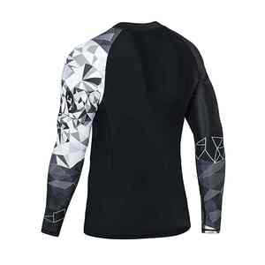 เสื้อยืดออกกำลังกายผู้ชายแบบรัดรูป ผลิตจากโพลีเอสเตอร์และผ้าฝ้าย แห้งเร็ว ระบายอากาศได้ดี แขนยาว เป็นมิตรต่อสิ่งแวดล้อม ปรับแต่งขนาดและสีได้ - Product Image 4