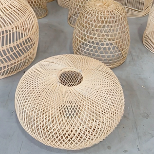 โคมไฟระย้าไม้ไผ่หวายสานด้วยมือจากช่างฝีมือโป๊ะไฟเป็นมิตรต่อสิ่งแวดล้อมทนทานต่อสิ่งแวดล้อมจากเวียดนาม - Product Image 3