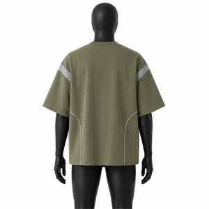 เสื้อยืดโอเวอร์ไซส์ผู้ชายคุณภาพสูง สไตล์สตรีทแวร์ ฮิปฮอป ทรงหลวม ผ้าฝ้าย พิมพ์ลายกราฟิกแถบสะท้อนแสง เสื้อยืดกีฬา - Product Image 2