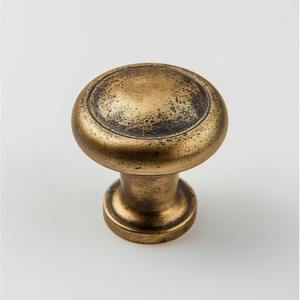 Poignée de porte en métal de conception européenne à épaisseur renforcée, anti-corrosion et facile à installer, conçue pour des performances robustes, idéale pour les villas et les hôtels - Product Image 1