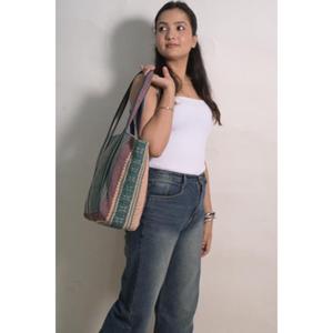 Bolso de mano de algodón Kantha indio hecho a mano para mujer, estilo bohemio, para compras o el mercado - Product Image 2