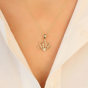 จี้สร้อยคอรูปดอกบัวประดับเพชร E VS1 เพชรเลี้ยงในห้องปฏิบัติการ ทองคำ 14K สีโรสโกลด์ ดีไซน์ดอกบัว ดูเหมือนเพชร เครื่องประดับทางจิตวิญญาณ สร้อยคอโยคะ - Product Image 1