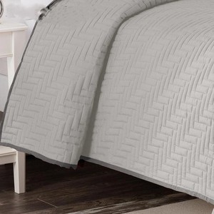 Cubrecama Acolchado Hipoalergénico Gris de Poliéster con Patrón, Lavable a Máquina, Edredón de Invierno Tamaño Queen - Product Image 4