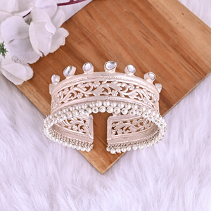 Bracelet ethnique pour femme orné de perles et de pierres Kundan |   Bijoux indiens traditionnels en laiton plaqué argent - Product Image 3