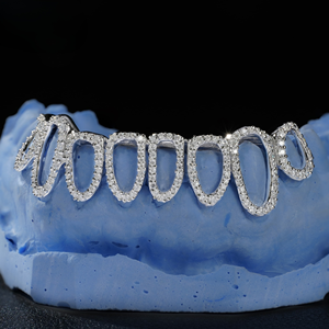 Grillz de Moissanita Personalizados de Cara Abierta, Chapados en Oro de 24K, con Dientes de Corte Brillante Redondo, Estilo Iced Out, Oro Blanco, Joyería Unisex Estilo HIP HOP - Product Image 1