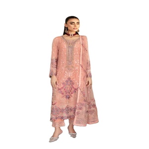 Colección de Bodas de lujo de 3 piezas Vestido de gasa tradicional Bordado pesado Ramsha Volumen Dastoor para ropa de fiesta Venta completa - Product Image 1