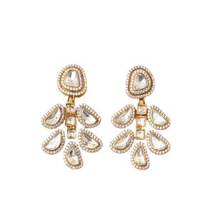 Increíble oferta en pendientes chapados oxidados con tachuelas de piedra de moissanita blanca de diseño elegante para ropa de mujer a precio competitivo - Product Image 1