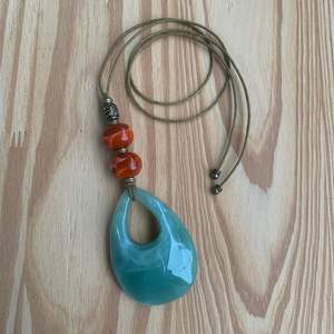 Collier moderne en résine pour le bureau, le style quotidien et les événements spéciaux – Apprêts de bijoux - Product Image 4