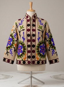 Chaqueta Suzani de Algodón Hecha a Mano para Mujer, Bordado Artesanal Floral, Fabricante Mayorista, Ropa de Boutique - Product Image 3