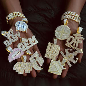 Venta al por mayor de fábrica: Nuevo conjunto de joyería de collar con cadena cubana y colgante de letra de moda, estilo HipHop Iced Out de alta calidad, ideal como regalo de Año Nuevo. - Product Image 5