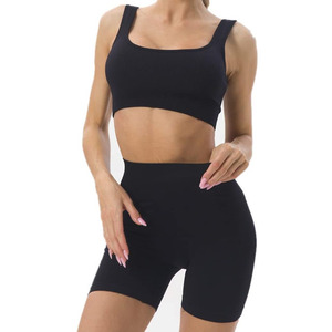 Ensemble de sport deux pièces respirant pour femme, collection été 2026 – Yoga sans manches, push-up, taille haute élastique, short rehausseur de hanches - Product Image 1