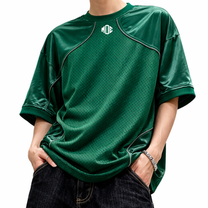 เสื้อฟุตบอลอเมริกันตาข่ายสีเขียวระบายอากาศได้ดี 220GSM ทรงโอเวอร์ไซส์ หมายเลขปั๊มนูน แผงแบบกำหนดเอง เสื้อฟุตบอลกีฬา ขายส่ง - Product Image 1