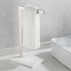 Support à serviettes double carré de luxe en acier inoxydable plaqué or avec base en marbre, moderne et autoportant pour salle de bain – LE MEILLEUR - Product Image 6