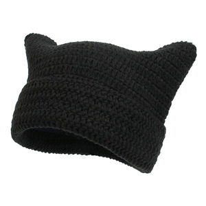 Gorro de Orejas de Gato de Moda para un Estilo Y2K. Gorro de Cuerno de Diablo Tejido a Mano en Varios Colores para la Moda de Invierno - Product Image 4
