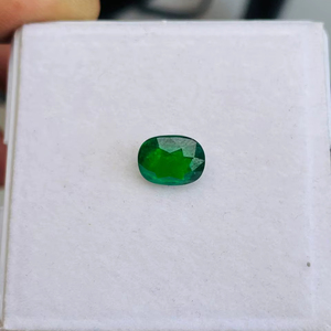 Pierres précieuses en tsavorite naturelle taille coussin 3,39 carats, qualité AAA avec lustre AAA et couleur vert vif, coupe et polissage parfaits. - Product Image 1