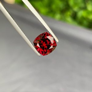 Pierre précieuse naturelle de grenat rhodolite rouge taillée avec précision, pierre précieuse de qualité supérieure pour la fabrication de bijoux - Product Image 3