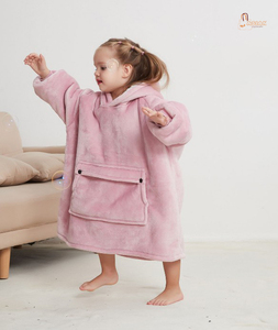 Couverture portable surdimensionnée en coton 100 % écologique avec capuche et manches bouffantes pour enfants de 2 à 6 ans - Product Image 1