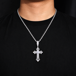 Collier pendentif croix en argent 925 pour homme, serti de moissanite taille ronde, style gothique, bijou religieux affirmé - Product Image 1