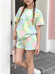 ชุดกีฬาสไตล์ Athleisure เสื้อผ้าสำหรับไลฟ์สไตล์นักกีฬา เนื้อผ้าระบายอากาศได้ดี ผลิตจากโรงงาน น้ำหนักเบา เหมาะสำหรับออกกำลังกายและเล่นกีฬา ชุด Athleisure - Product Image 1