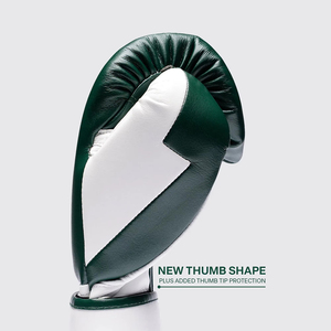 Gants de boxe personnalisés professionnels en cuir vert et blanc pour l'entraînement et le sparring, gants de kickboxing avec fermeture auto-agrippante et rembourrage OEM - Product Image 3