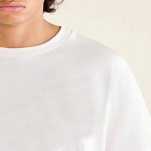 Camiseta extragrande para hombre, corte relajado, ropa informal diseñada para la comodidad diaria, con tela ligera y acabado impecable. - Product Image 4