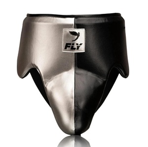 Ensemble de sparring MMA FLY personnalisé en cuir de vachette véritable avec sangle réglable, comprenant des gants de boxe, un protège-tête et un protège-guêtres - Product Image 4