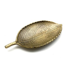 Plat de service en aluminium en forme de feuille d'or, plateau décoratif poli pour fêtes, mariages et restaurants - Product Image 5