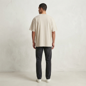 T-shirt tendance personnalisé avec imprimé de voiture de sport blanche, col rond, 100% coton jersey, manches courtes, unisexe. - Product Image 4