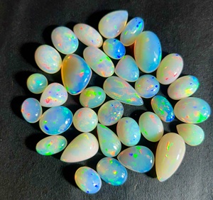 โอปอลรัฐราชสถานเกรด AAA+ แบบธรรมชาติ รูปทรงคาโบชอง หลายสี หลายเหลี่ยม ตัดรูปหัวใจ สำหรับทำเครื่องประดับอัญมณีโอปอลแบบกำหนดเอง - Product Image 1