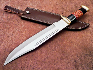Cuchillo Bowie Multifuncional de Caza y Camping, Hecho a Mano, de Acero D2 de Grado Industrial, Mango de Madera de 12 Pulgadas, Borde Dentado, con Clip - Product Image 3