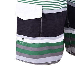 Pantalones cortos sublimados con diseños frescos y material transpirable que combina estilo y comodidad. - Product Image 6