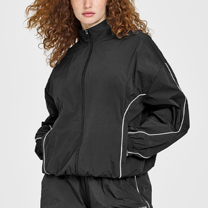 Ensemble de survêtement coupe-vent léger en nylon personnalisé pour homme avec veste à cordon de serrage et pantalon de jogging - Product Image 5