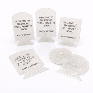 Placa de Acrílico Personalizada con Mensaje, Letrero Divertido de Cumpleaños para Escritorio, “Bienvenido a la Juventud”, Decoración Moderna para Regalo - Product Image 1