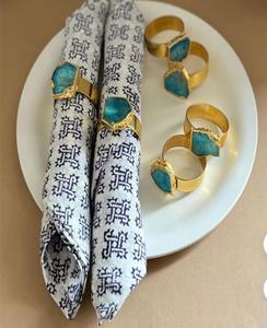 Anneaux de serviette en métal de style oriental avec incrustation de turquoise pour la décoration de table - Product Image 6