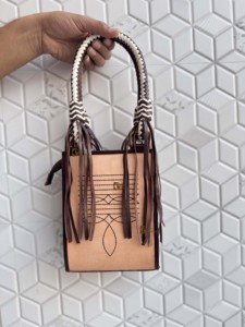 Nouveau Sac à Bandoulière en Cuir Façonné à la Main avec Franges, Motif Point de Botte et Carreaux, en Peau à Poils, pour Femme, Usage Quotidien - Product Image 3