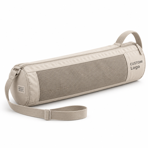 Housse de rangement légère pour tapis de yoga avec impression personnalisée, bandoulière et fermeture éclair sécurisée pour les cours de Pilates et d'entraînement physique - Product Image 1