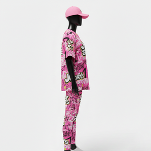 Ensemble haut de gamme pour femme : t-shirt en coton 200 GSM et legging stretch rose avec logo imprimé par sublimation - Product Image 3