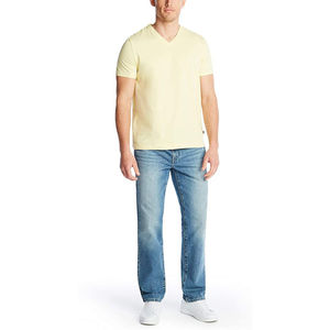 Camiseta de Cuello en V para Hombre, Color Amarillo Claro, 100% Algodón, Ecológica, de Secado Rápido, Personalizable, Manga Corta, Informal, Básica, Marca Personalizada - Product Image 3