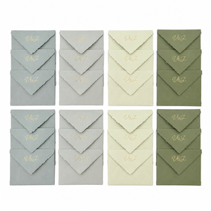 Sobres de papel premium multicolor con borde decorativo y acabado artesanal, ideales para invitaciones y papelería de lujo. - Product Image 1