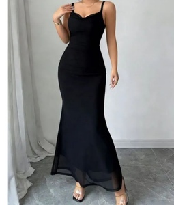 Robe de soirée moulante noire froncée sans bretelles mi-longue pour femme, de haute qualité, avec dos nu et sequins, en jersey respirant - Product Image 1